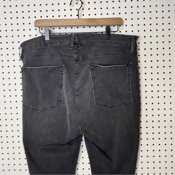 Good American | Good Waist Skinny Jeans, MM98-A GAGW42 Black 009 Sz. 20 - Picture 8 of 12